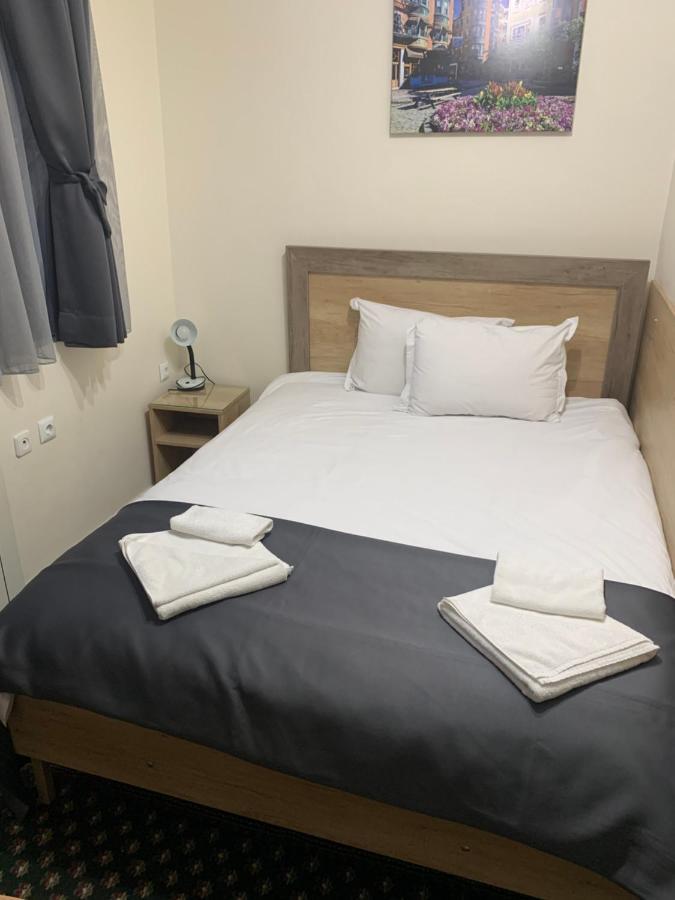 Hotel Oazis Haskovo Esterno foto